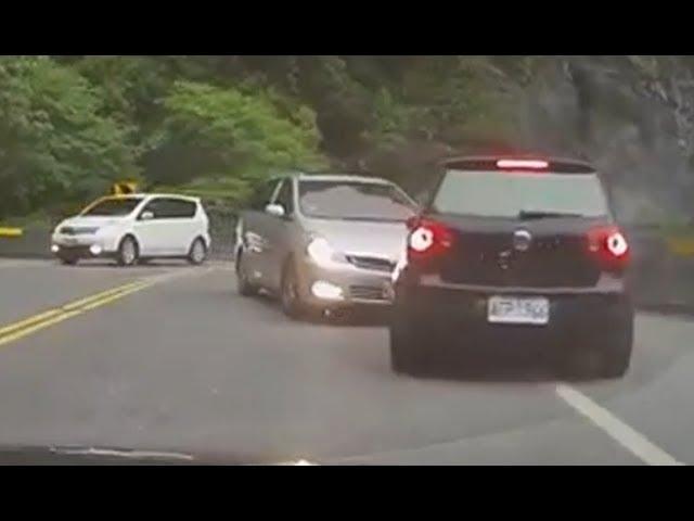 Driving in Asia - Car Accidents Compilation 2014 (4)