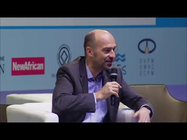Prof. Richard Werner explains how banking works. (money creation)