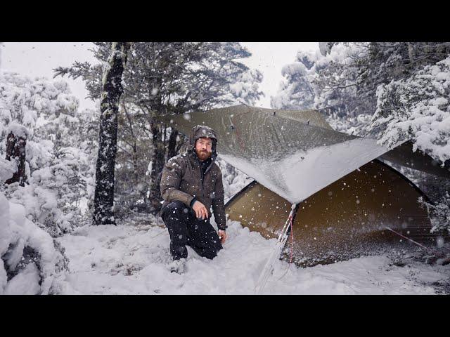 WINTER CAMPING In SNOW - Snowstorm - Heavy Rain