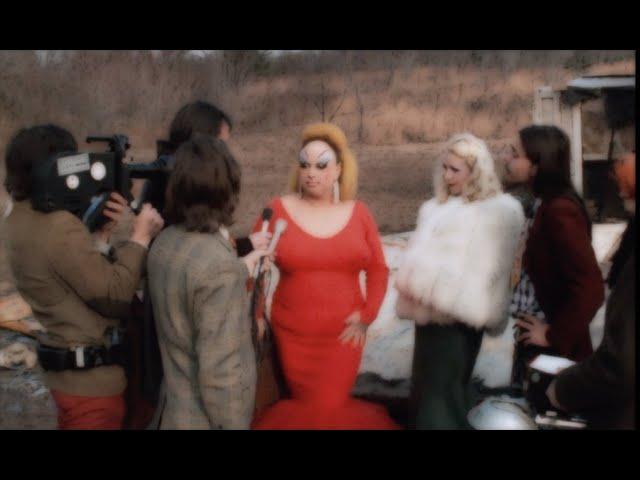 Pink Flamingos (1972) by John Waters, Clip: Divine announces her Manifesto - "Kill Everyone Now!"