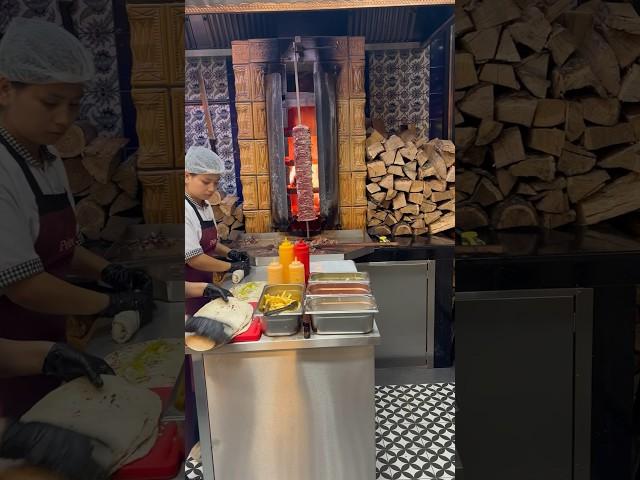 Shaorma pe jar  #turkishfood #döner