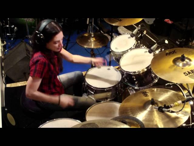 Nina Pará - Angry Birds Theme on Drums (Medley)