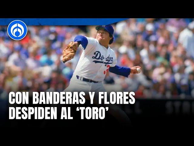 Fanáticos de los Dodgers acuden a estadio a despedir a Fernando el 'Toro' Valenzuela