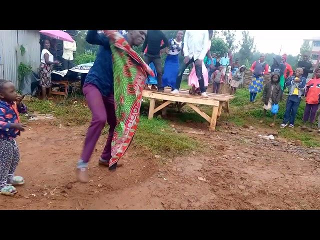 Vincent Ondieki live performance of the song Amabe at Itibo Rianyabaro