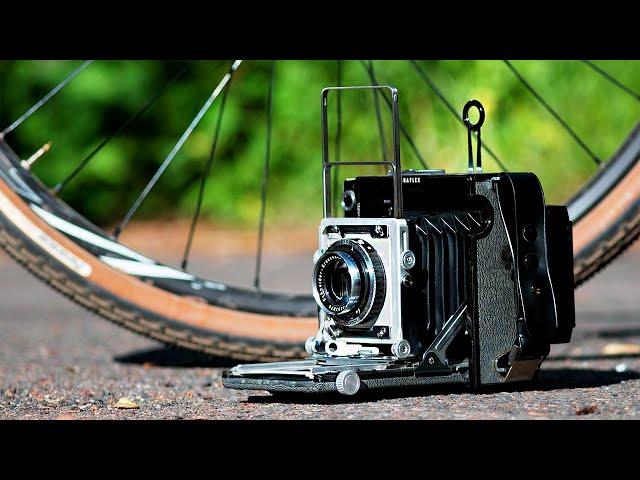 Graflex Century Graphic: A Perfect Bikeable Medium Format Camera?