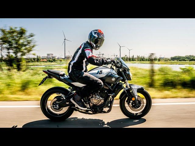 Yamaha MT07 Akrapovic Full Exhaust Sound ! This exhaust is extremely LOUD!