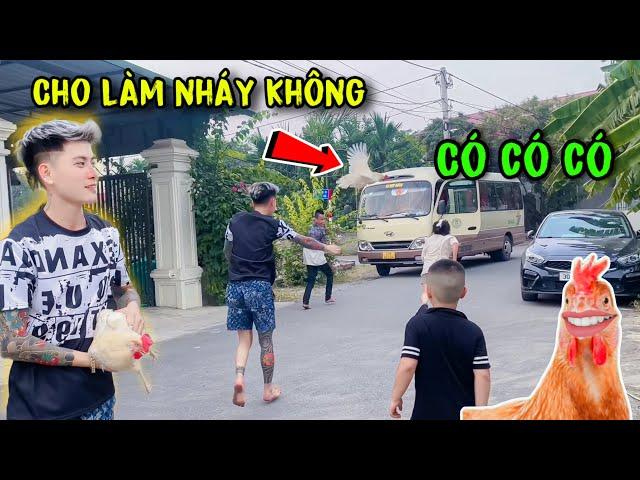 Kiên Chổi Thả Gà Vào Người Phạm Thư Đang Tắm | Đòi Làm 1 Nháy Mới Tha