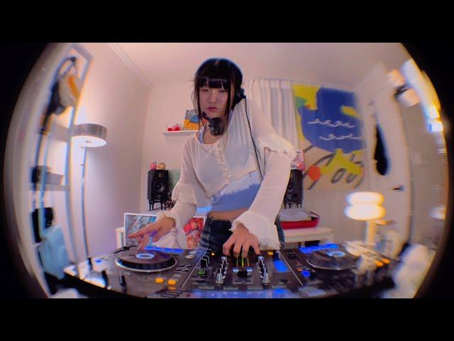 '𝒔𝒘𝒆𝒆𝒕𝒆𝒔𝒕 𝒓𝒂𝒗𝒆 𝒊𝒏 𝒕𝒉𝒆 𝒉𝒐𝒖𝒔𝒆 *。DJ set' by yunji (ukg/breakbeat)