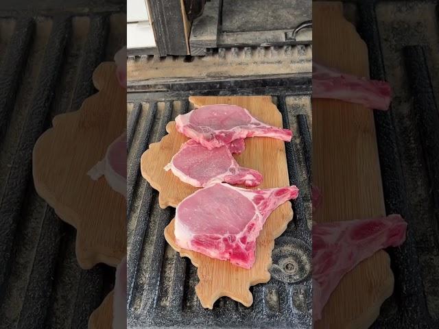 Cooking Sweet Rubbed Pork Chops Over Oak Fire