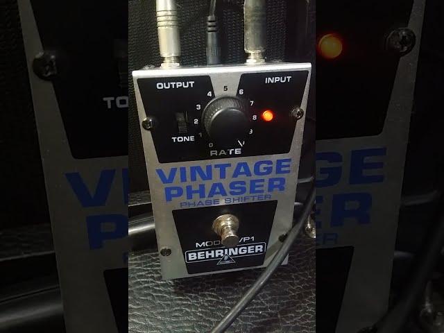 Behringer Vintage Phaser Phase Shifter VP1 rate 10 + Peavey Bandit 112 Modern "Black Sabbath Gdim"