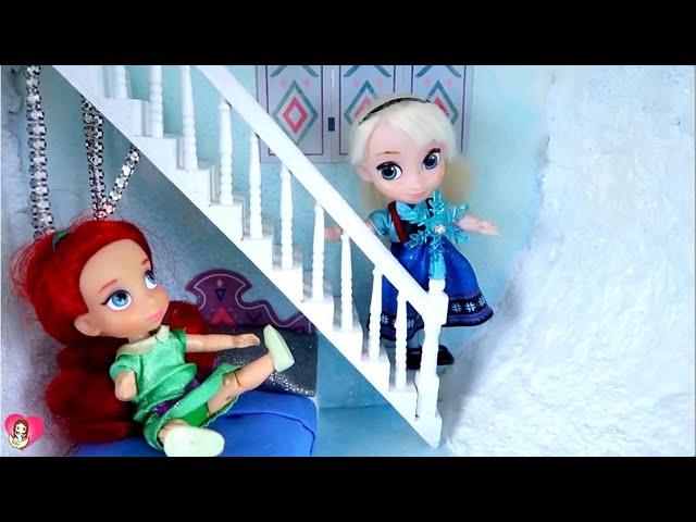 THE JUNIORS ARE LIVING OUTSIDE THE KINGDOM | Luna's Toys