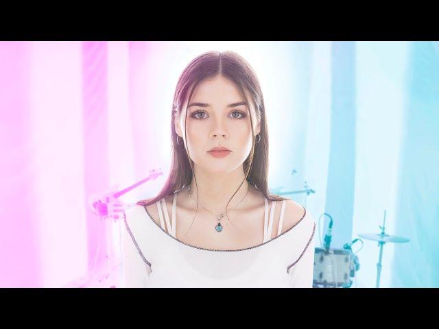 Elise Trouw - See Through (Live Loop Video) at Sweetwater