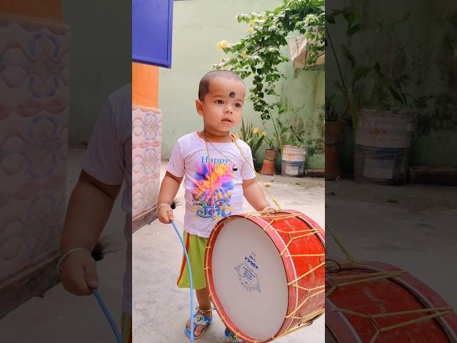 bachha kaisa dhol baja raha hein #shorts #trending #viralvideo