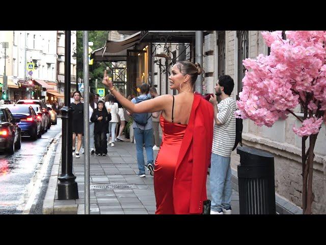 ELITE RUSSIAN YOUTH TODAY. Evening Life in Moscow of stylish people. Walk city tour 4K