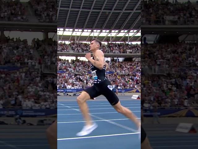 A remarkable effort in Paris from Jakob Ingebrigtsen ️ World Best (7:54.10 ⏱️) over 2 miles #shorts