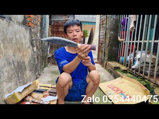 Dao mèo thép lò xo cán vỏ gỗ Cơnia của anh Nguyễn Tuân