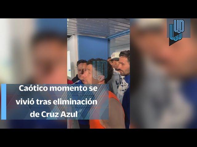 ¡Caótico! Bronca entre medios de comunicación y gente de Cruz Azul tras eliminación de La Máquina