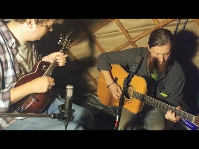 Tunes In a Yurt: Swing 42