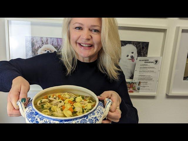 Hühner-Nudel-Suppe - herzerwärmend ️ lecker und einfach Suppen Rezept