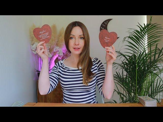 PAY ATTENTION TO THE RED FLAGS!  Don't Take This Person at Face Value!  / love tarot