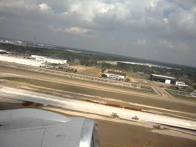 Take-Off Continental Boeing 757-300 - Houston (IAH) to Panama (PTY) 2/19/2011