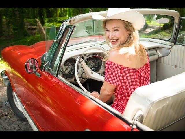 Classic Cars in Havana - Cuba city tour in a vintage/classic Chrysler (travel vlog)