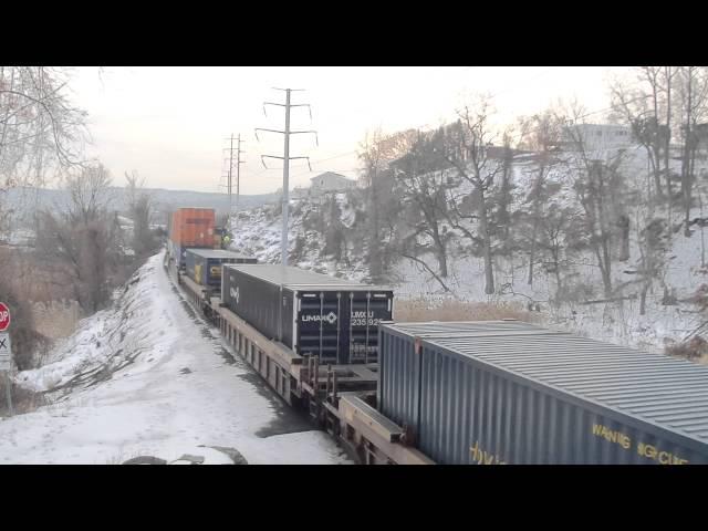 CSX Q434 meets a Q156 at Stony Point, NY