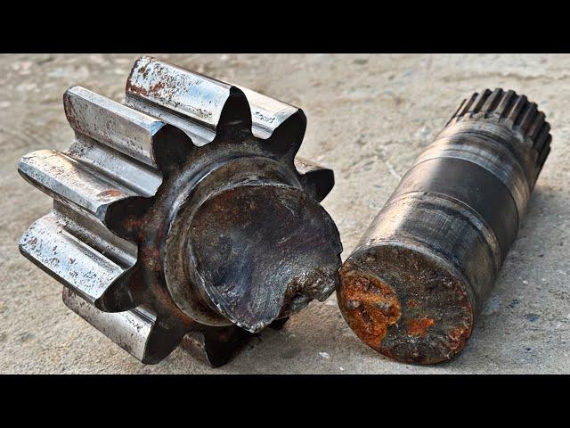 The Ultimate Fix: How to Fix the Broken Swing Device Shaft of Doosan Excavator | Amazing Restoration