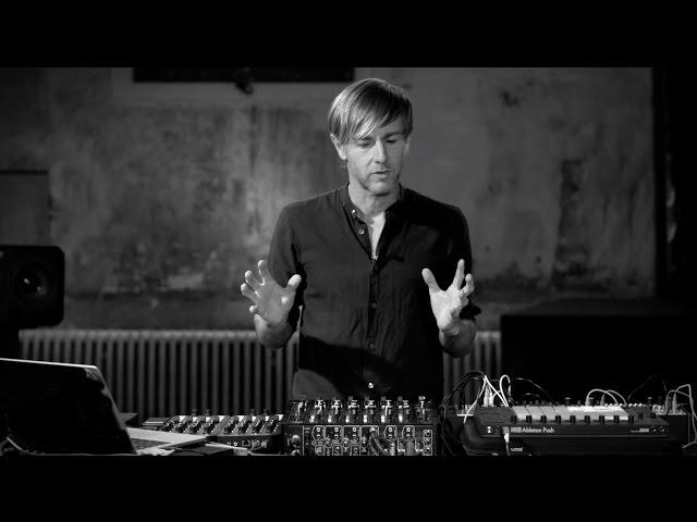 How I PLAY: Richie Hawtin MODEL 1 DJ Set-Up