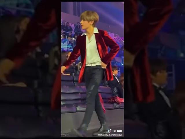 how other idols react to kim Taehyung ️ #bts #taehyung