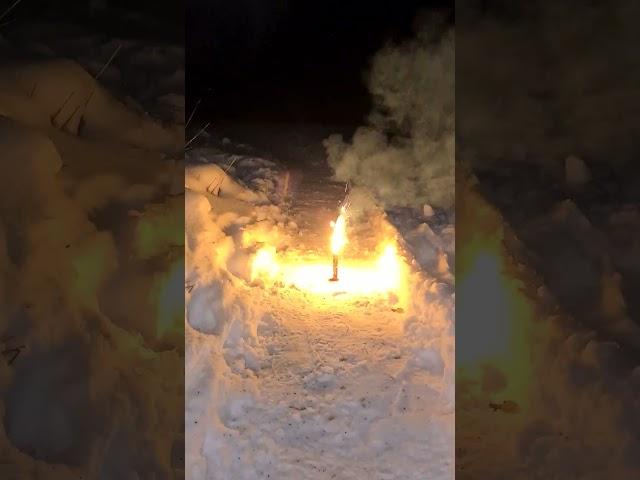 Candy Fountain Lesli #fireworks  #pyro  #polenboller  #firecracker  #shorts  #silvester  #2025