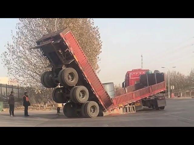 Truck fail compilation【E35】--Top dangerous moments of truck driving，feel sad for trucks!