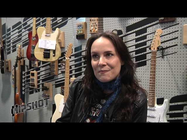 Jennifer Young from the Travis Larson Band endorses Hipshot