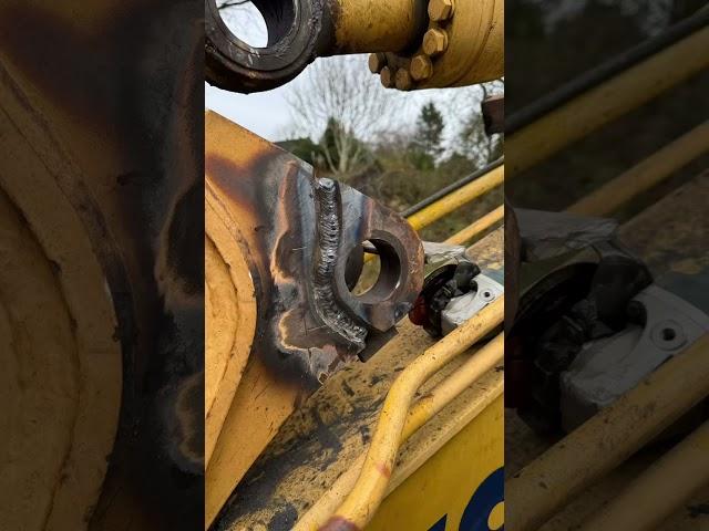 Komatsu PC130 Ram Eye Repair On-Site
