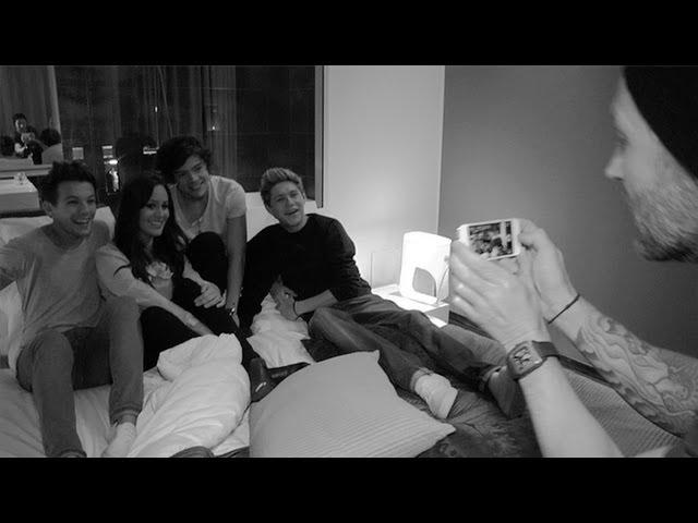 Swedish TV hosts in bed with One Direction - VAKNA! med The Voice