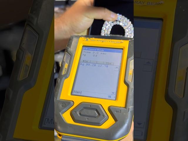CZ vs Moissanite Using a $30,000 XRAY Tester By Harlembling #viral #moissnaite #diamond #jewelry