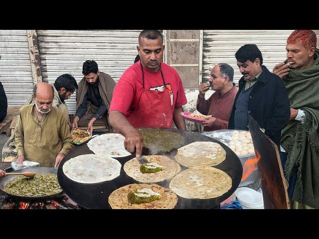 DESI CHEAPEST SAAG PARATHA IN LAHORE | STREET FOOD DESI NASHTA - AMIR ALOO SAAG PARATHA