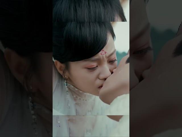 ️Prince kisses his beloved girlLove story2023Sweet Love Melody#shorts