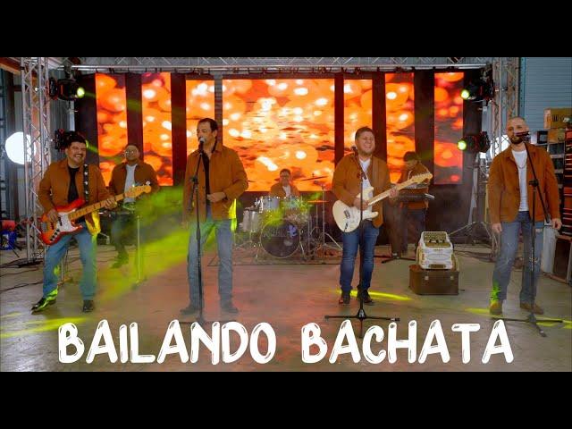 BAILANDO BACHATA  / LOS MAS ROMANTICOS