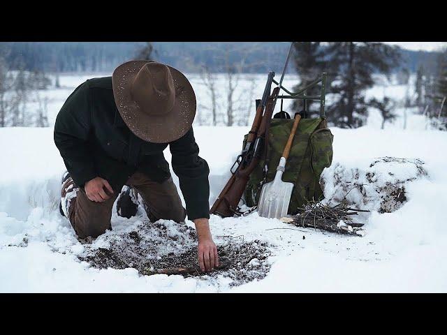 Solo Bushcraft & Winter Hare Hunting - Snow Camp, Wild Bog Tea, Chilcotin Backcountry