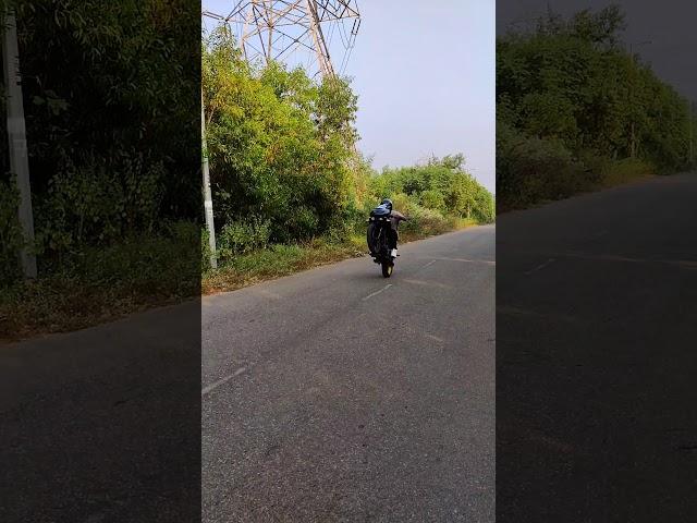 Pulsar 220️, small wheelie, Ajay Varma ab, VIZAG