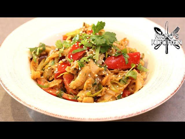 Vegetarian Satay Noodles  Who needs meat with recipe like this!
