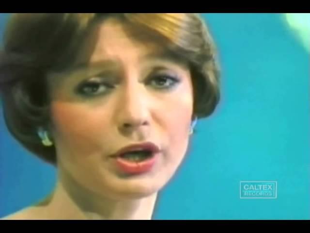 Googoosh - Sahelo Darya | گوگوش - ساحل و دریا