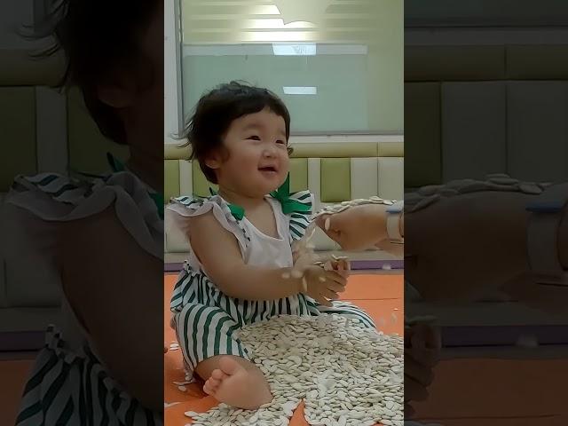 호박씨 까는 법을 배운, 나 #shorts