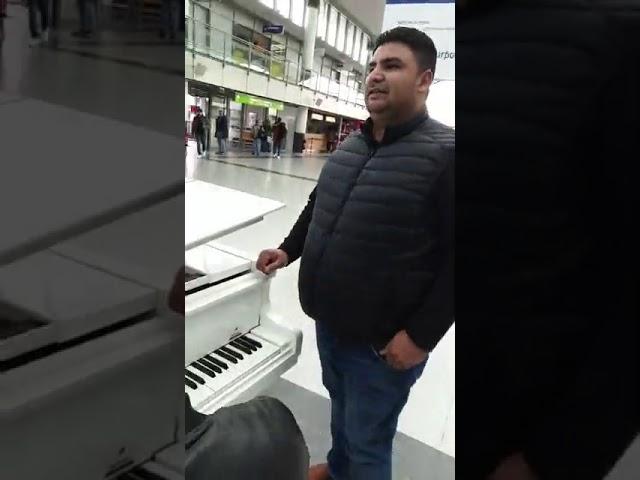 Orice furtuna ar veni, cantat in aeroport