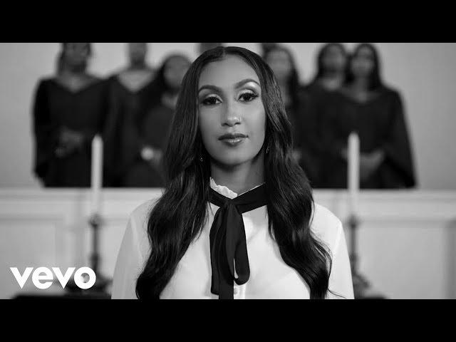 Queen Naija - Mama's Hand