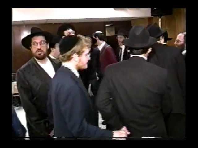 Yeshiva Kesser Torah Melava Malka - Rabbi Rosenblatt Shaar Hanegina, Carlebach Style - Eliyahu.mpg