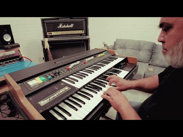 Jamming classic Deep Purple Tune "Child In Time" on a Vintage Vermona Formation2 Organ