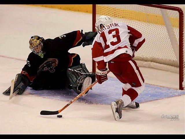 10 Minutes of Pavel Datsyuk Dangles