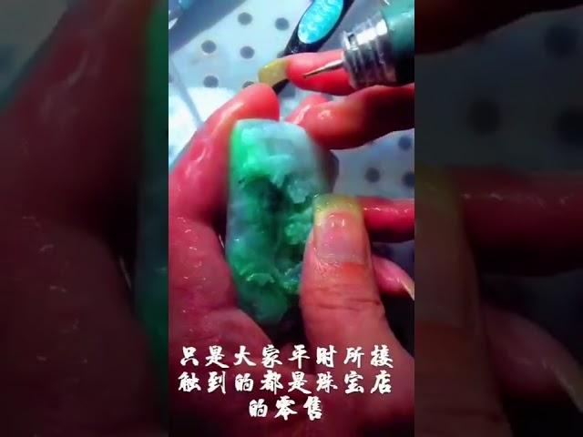 其實真翡翠不貴！找對誠實商家很重要，中間商的差價高得嚇人#翡翠#翡翠手鐲#高端翡翠#翡翠手鐲定製#翡翠原石